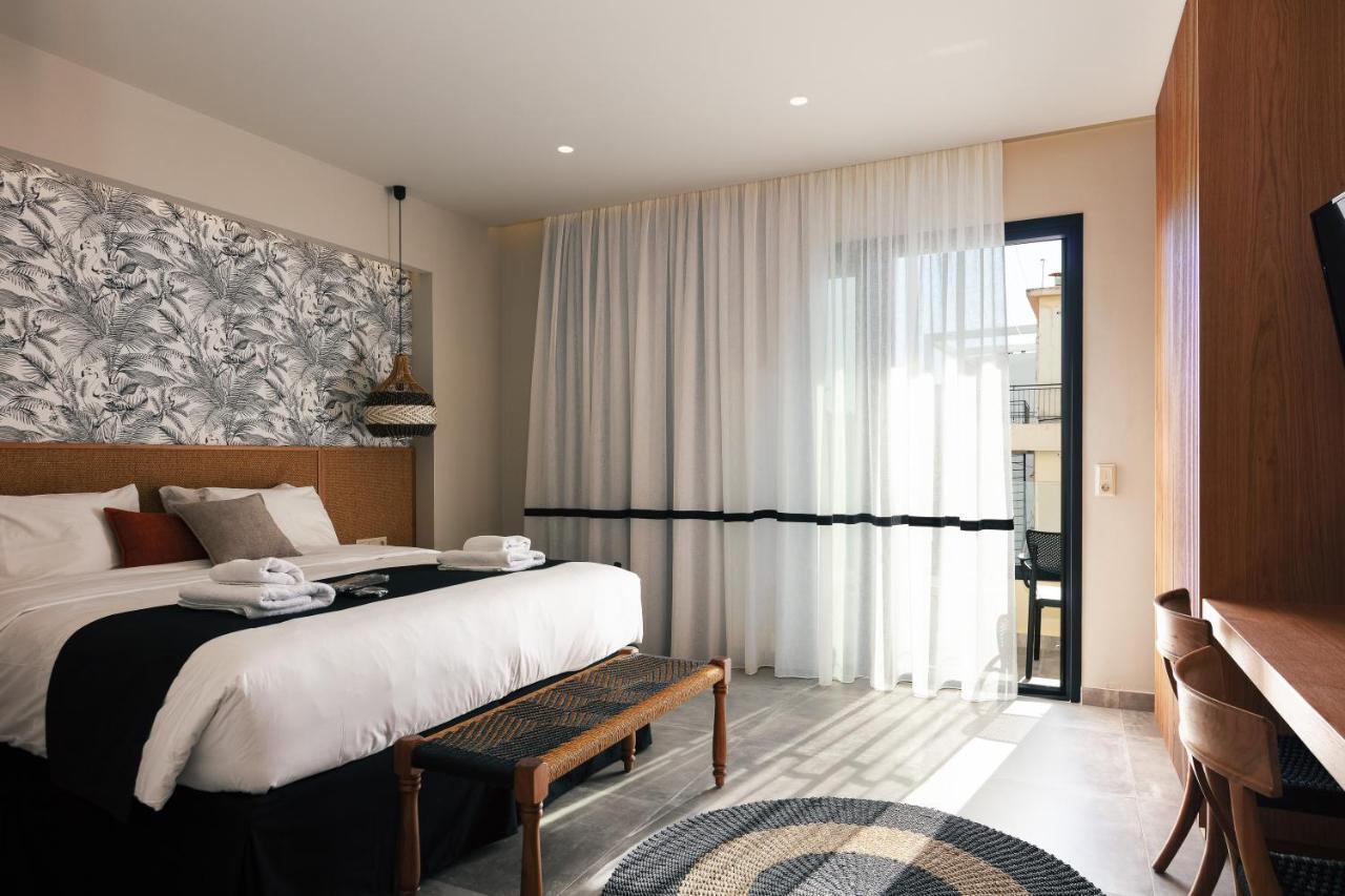 Hotel Chapter 02 Gallery - Ex Gd Gallery *